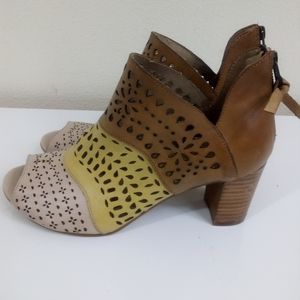 Sheridan Mia Open Toe Bootie Boots Heels Tan Nude Cut-out Leather Zip Size 10.5